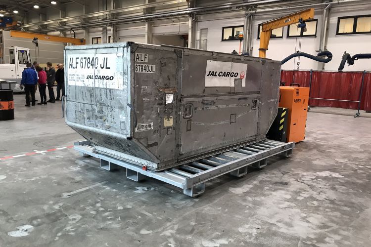 Ein beladener Pallet Mover