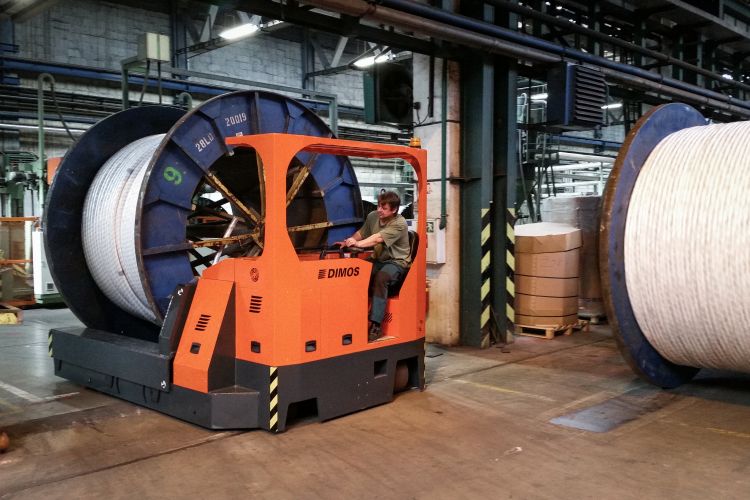 Sitzkabine des Coiltransporters von DIMOS