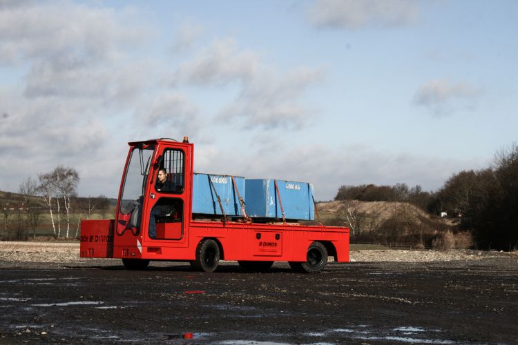 Plattformwagen mit Kabine von DIMOS