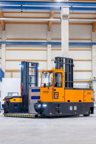 Air cargo handling - ULD lifting ground level