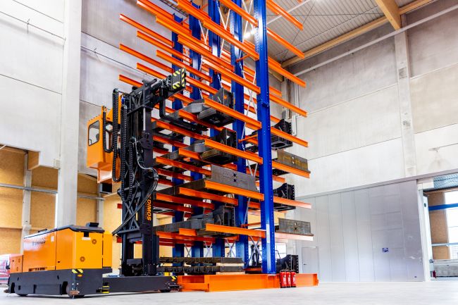 DIMOS vehicle in the plastics industry