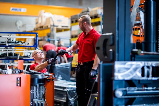 DIMOS ist ein modernes Maschinenbauunternehmen in Petersberg bei Fulda