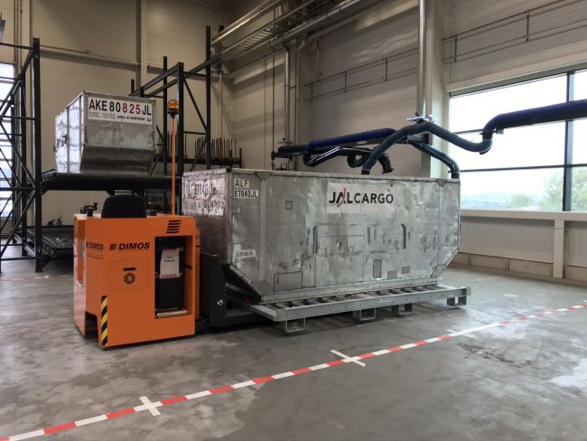 Plattform und Ladung des Pallet Movers von DIMOS